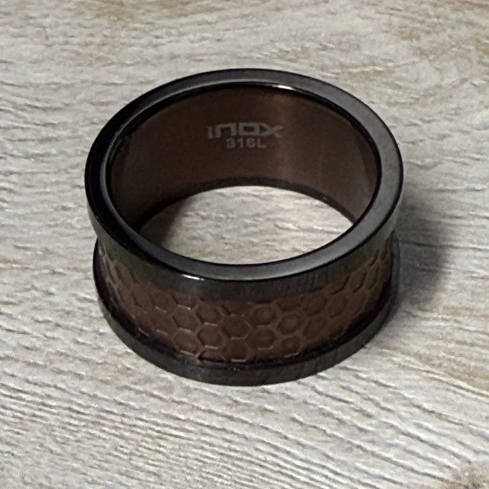 Inox Men's Brown Hexagon Pattern Ring